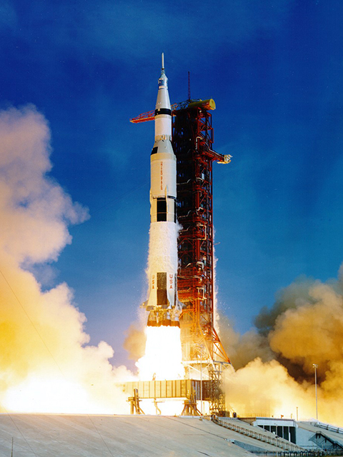Apollo liftoff photo
